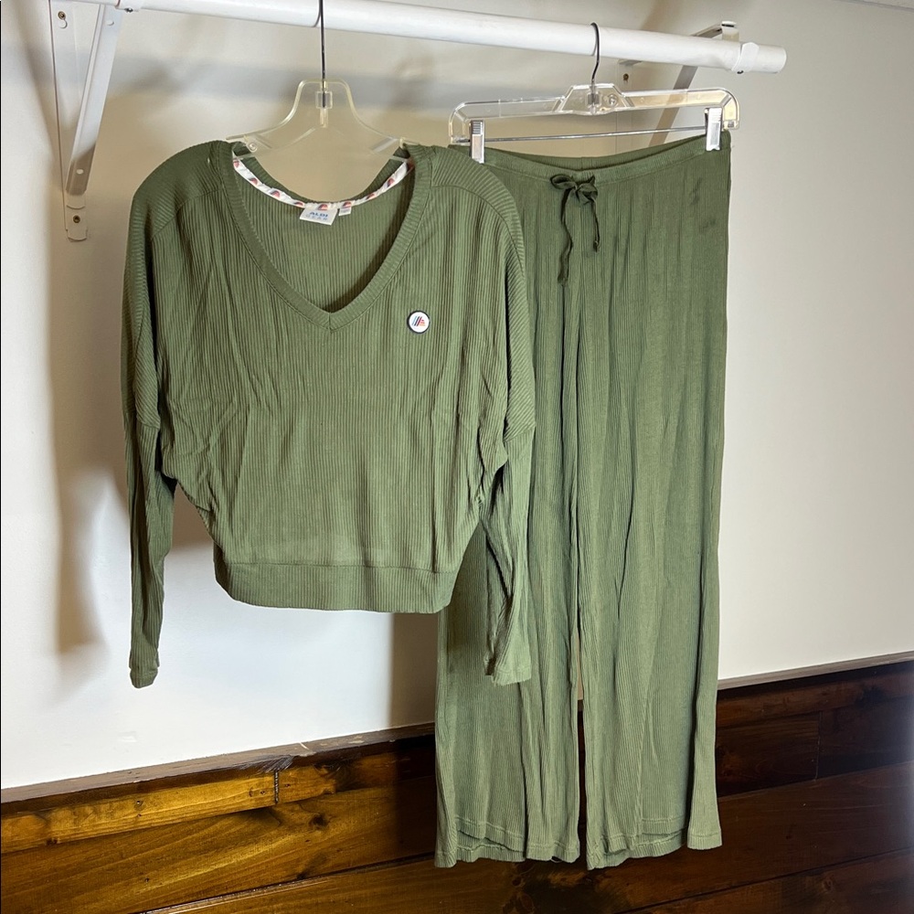 Soft Ribbed V-Neck Lounge Set in Olive Green - Women